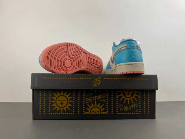 Nike Blue Beige Low-Top Leather-and-Synthetic Upper Lifestyle Sneakers 16