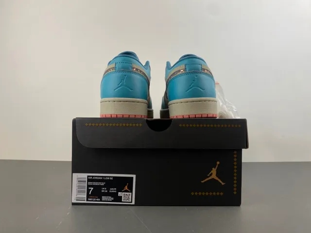 Nike Blue Beige Low-Top Leather-and-Synthetic Upper Lifestyle Sneakers 17