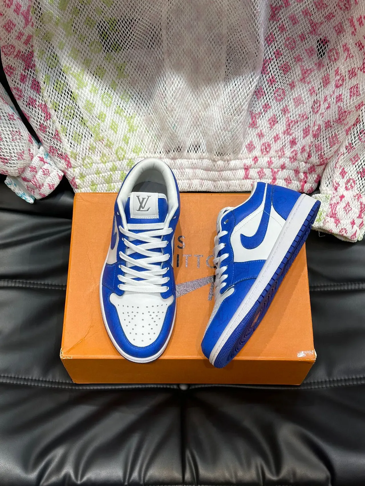 Nike Blue White Low-Top Canvas And Leather Upper Lifestyle Sneakers 3