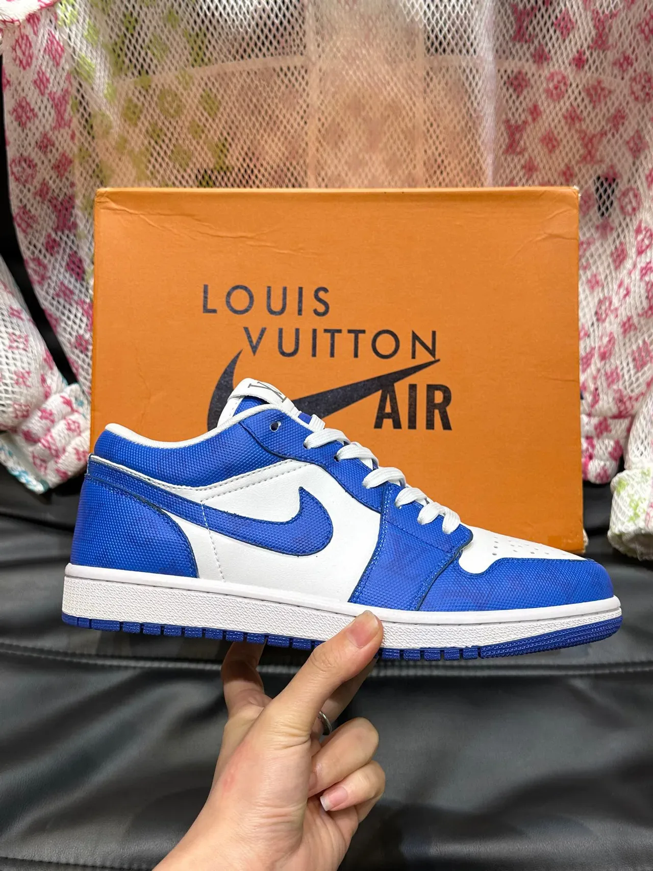 Nike Blue White Low-Top Canvas And Leather Upper Lifestyle Sneakers 4