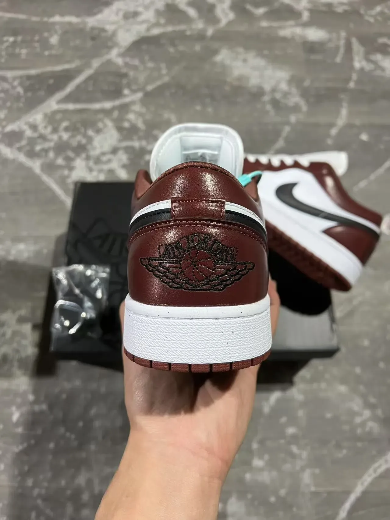 Nike حذاء سبورز بورجوندي أسود لوتوب جلد بانيلد لايف ستايل 8