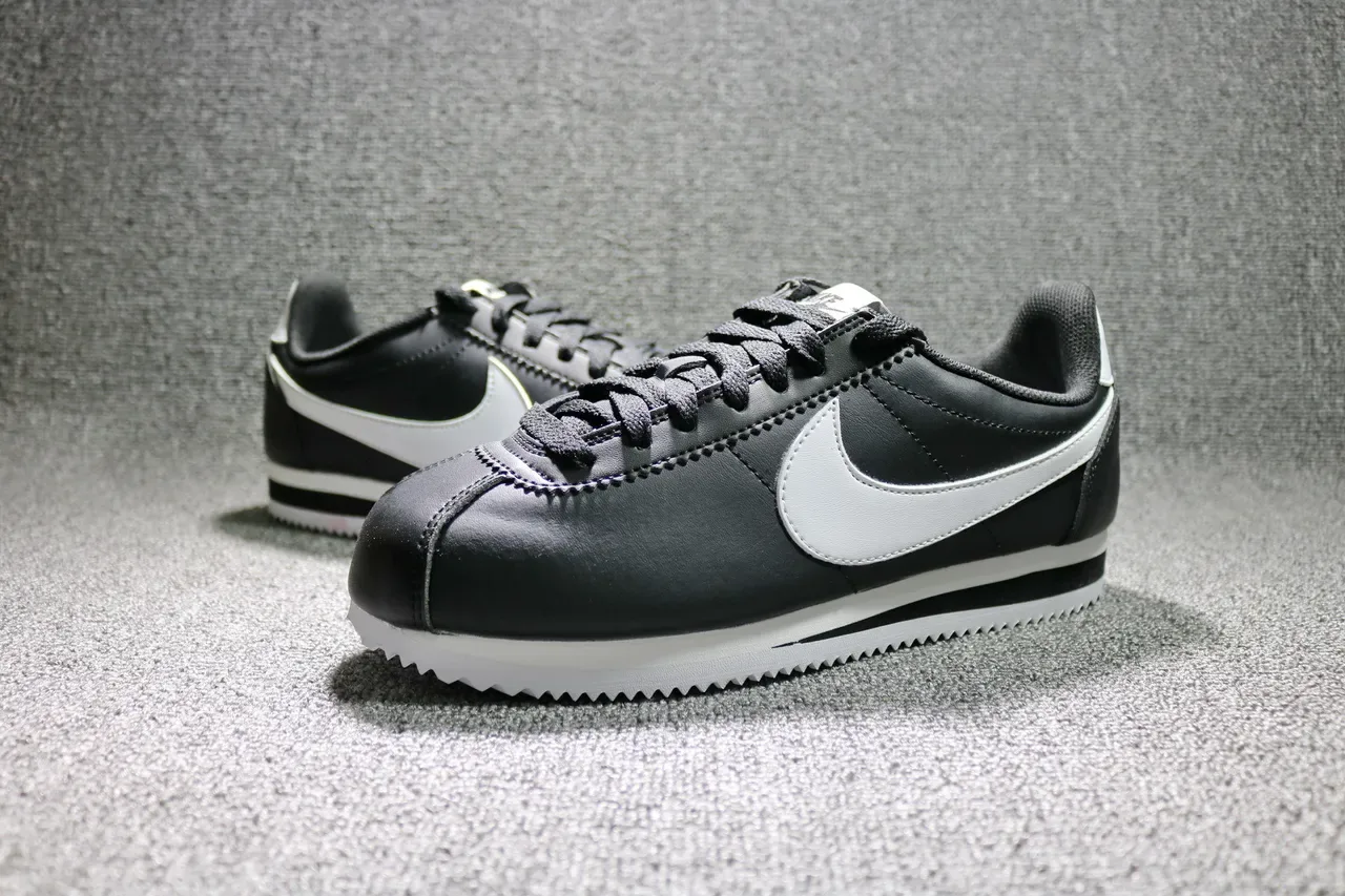 Nike Cortez Tênis Lifestyle Preto e Branco 6