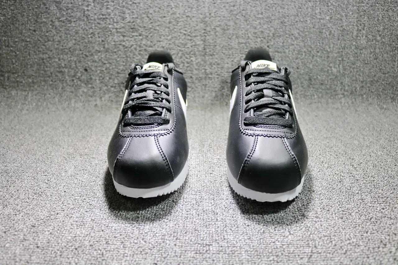 Nike Cortez Tênis Lifestyle Preto e Branco 8