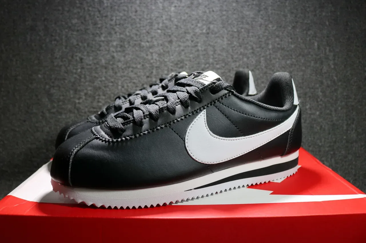 Nike Cortez Tênis Lifestyle Preto e Branco 13