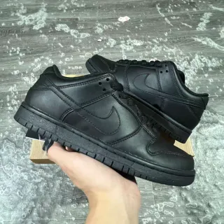 Nike Dunk Low 全黑滑板鞋