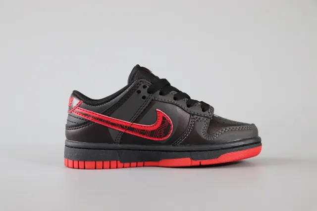 Nike Dunk Low Batman 黑红滑板鞋 21