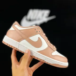 Nike Dunk Low 米色和白色生活方式运动鞋