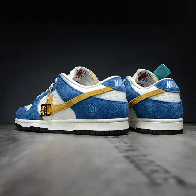 Nike Dunk Low Chaussures Lifestyle Bleues Blanches Dorées 3