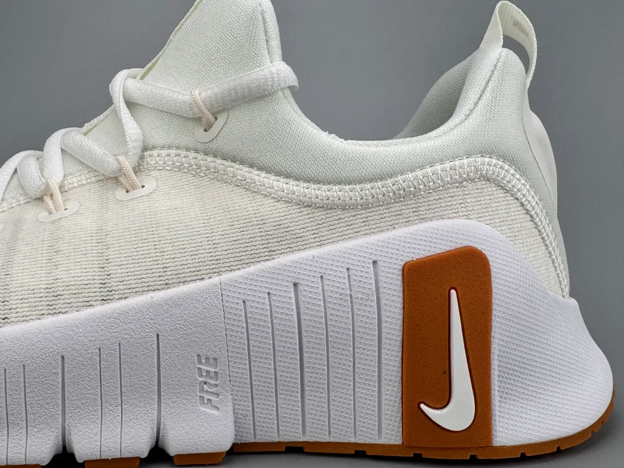 Nike Free Beige Brown Knit Upper Segmented Flex-Groove Midsole Chaussures de course 8