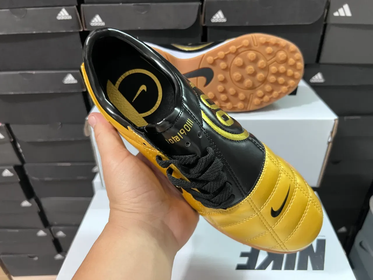 Nike Gold Black Metallic Quilted Upper Swoosh And Laces Indoor Soccer Shoes 3