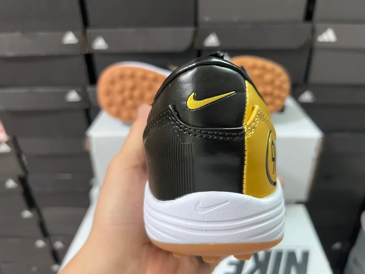 Nike Gold Black Metallic Quilted Upper Swoosh And Laces Indoor Soccer Shoes 5