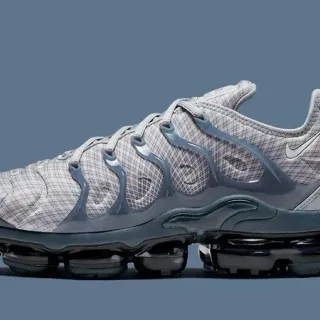 Nike 灰蓝 网格纹理 网面鞋面 波浪形 半透明 TPU 笼式 生活运动鞋