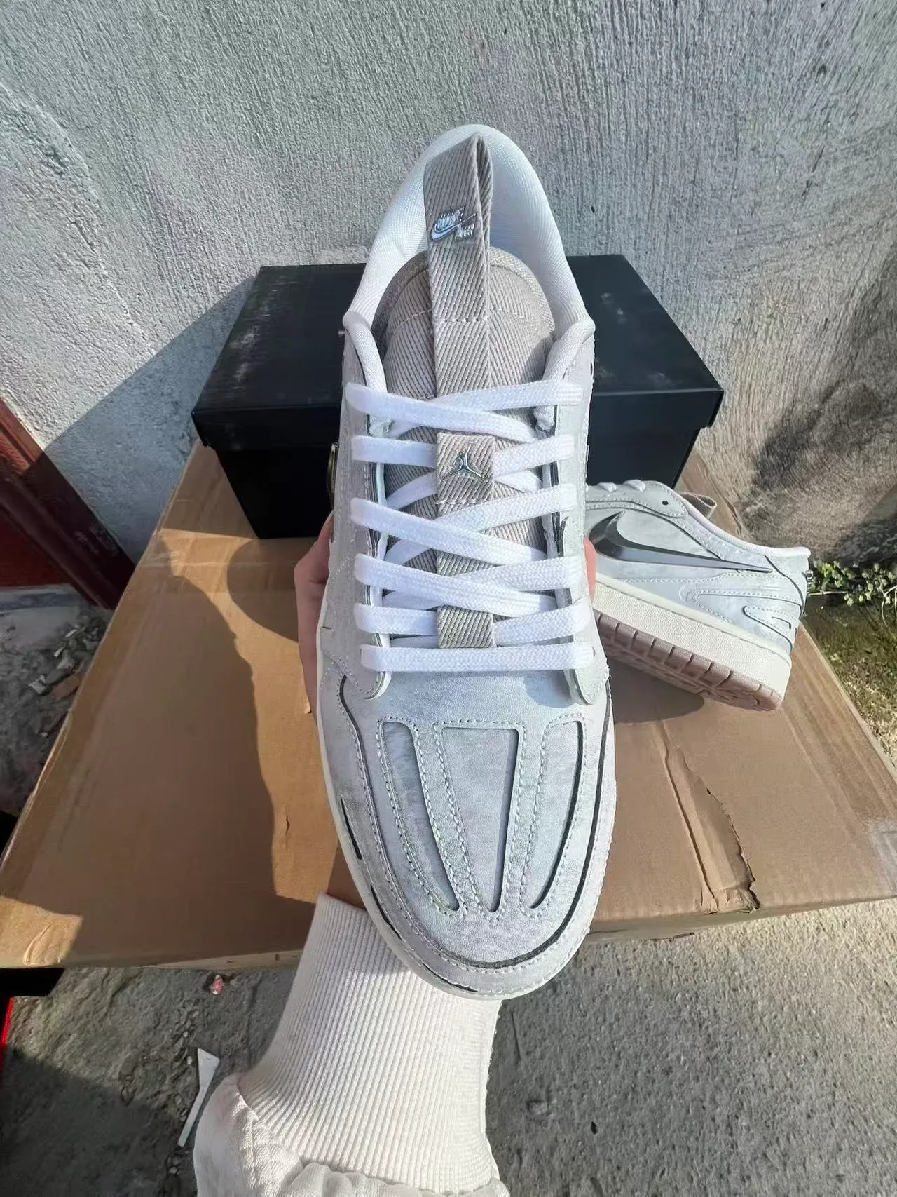 Nike Gray White Low-Top Metallic Swoosh Lifestyle Sneakers 3