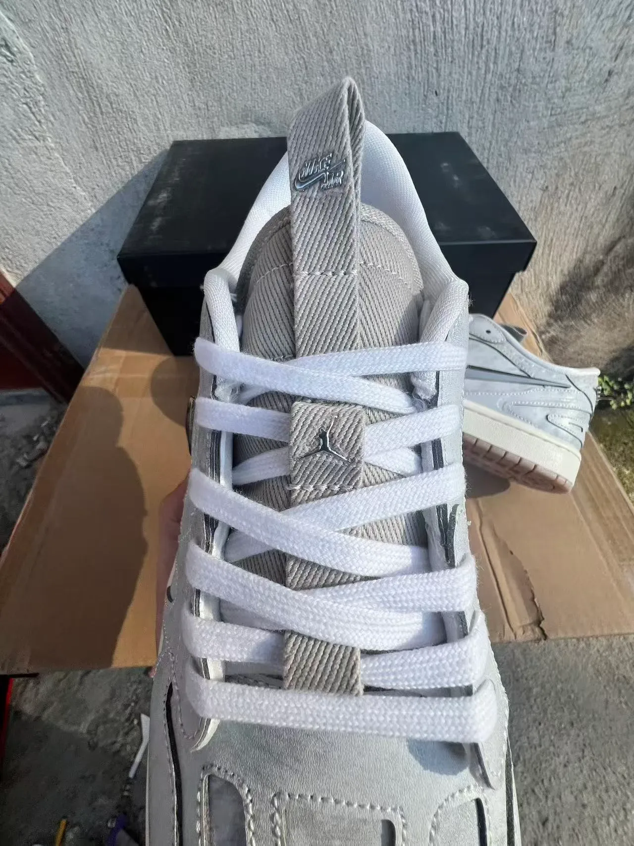 Nike Gray White Low-Top Metallic Swoosh Lifestyle Sneakers 4