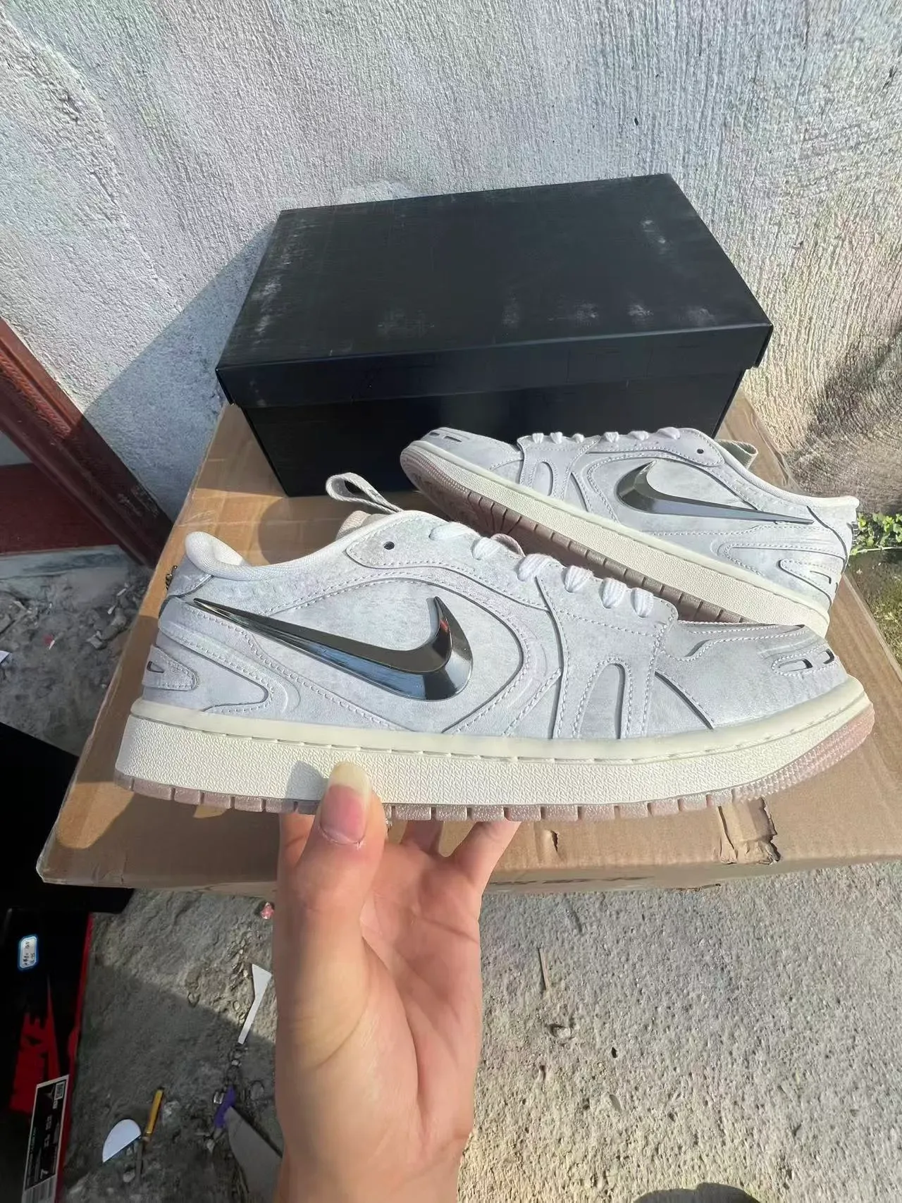 Nike Gray White Low-Top Metallic Swoosh Lifestyle Sneakers 7