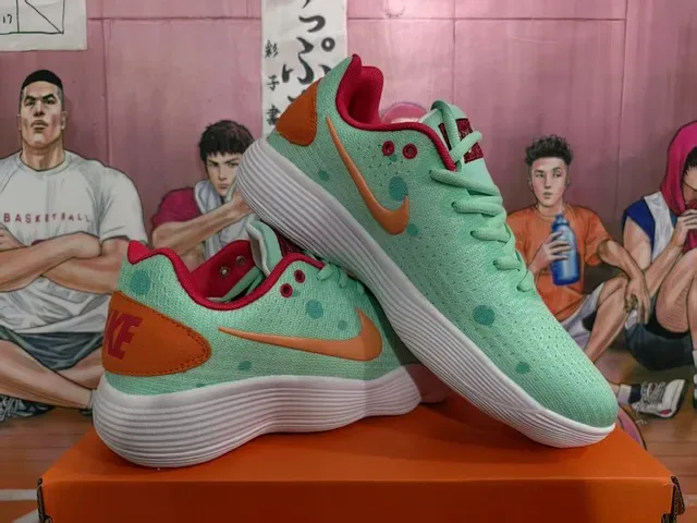 Nike Green Orange Knit Polka-Dot Lifestyle Sneakers 2