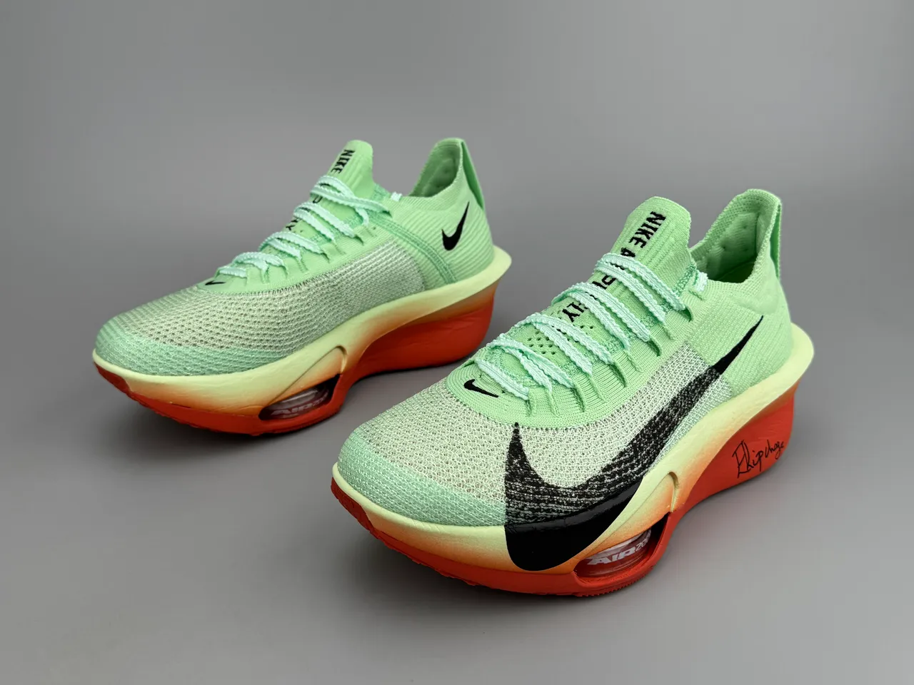 Nike Green Red Knit Upper Gradient Midsole Running Shoes 5