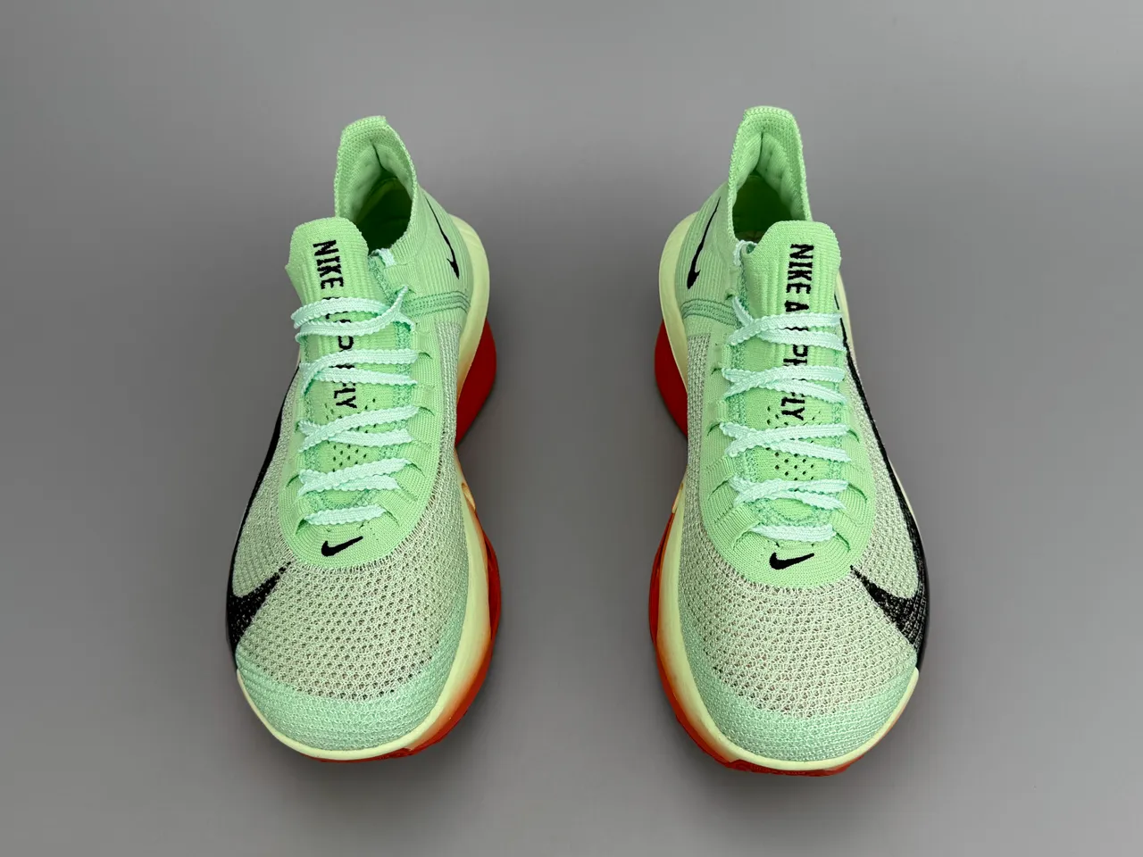 Nike Green Red Knit Upper Gradient Midsole Running Shoes 9
