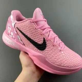 Nike Kobe 粉色黑色纹理凸点鞋面 Swoosh 覆盖篮球鞋