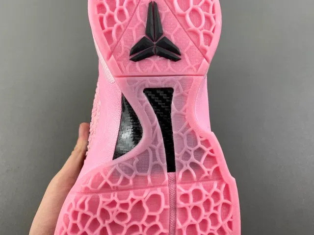 Nike Kobe Rosa Preto Superior Texturizada Pébbled Sobreposição Swoosh Tênis de Basquete 9