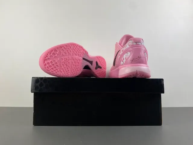 Nike Kobe Rosa Preto Superior Texturizada Pébbled Sobreposição Swoosh Tênis de Basquete 17
