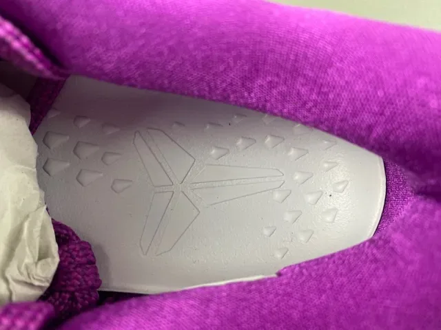 Nike Kobe 紫白针织低帮篮球鞋 7