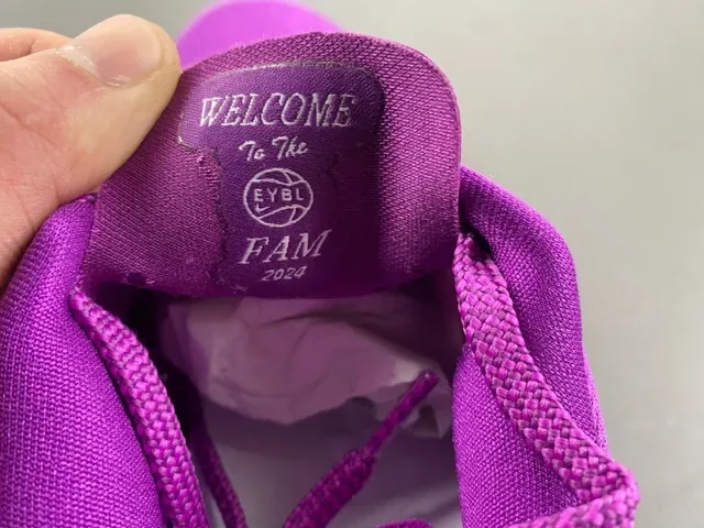Nike Kobe 紫白针织低帮篮球鞋 9