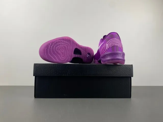Nike Kobe 紫白针织低帮篮球鞋 18