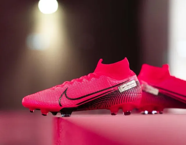 Nike Mercurial Vapor Chaussures de football à crampons pour terrain ferme 9
