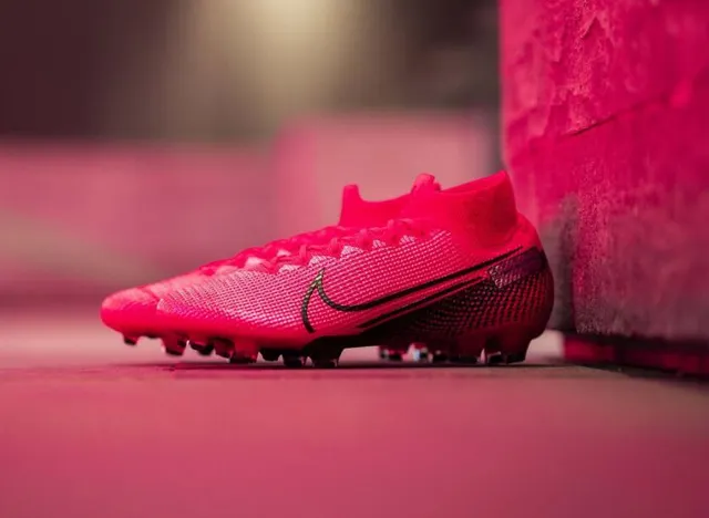 Nike Mercurial Vapor Chaussures de football à crampons pour terrain ferme 10