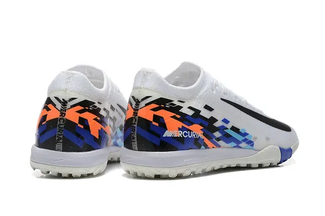 Nike Mercurial Chaussures de Football Turf Blanc Multicolore Upper en Tricot Surimpression Graphique Pixelisée 2