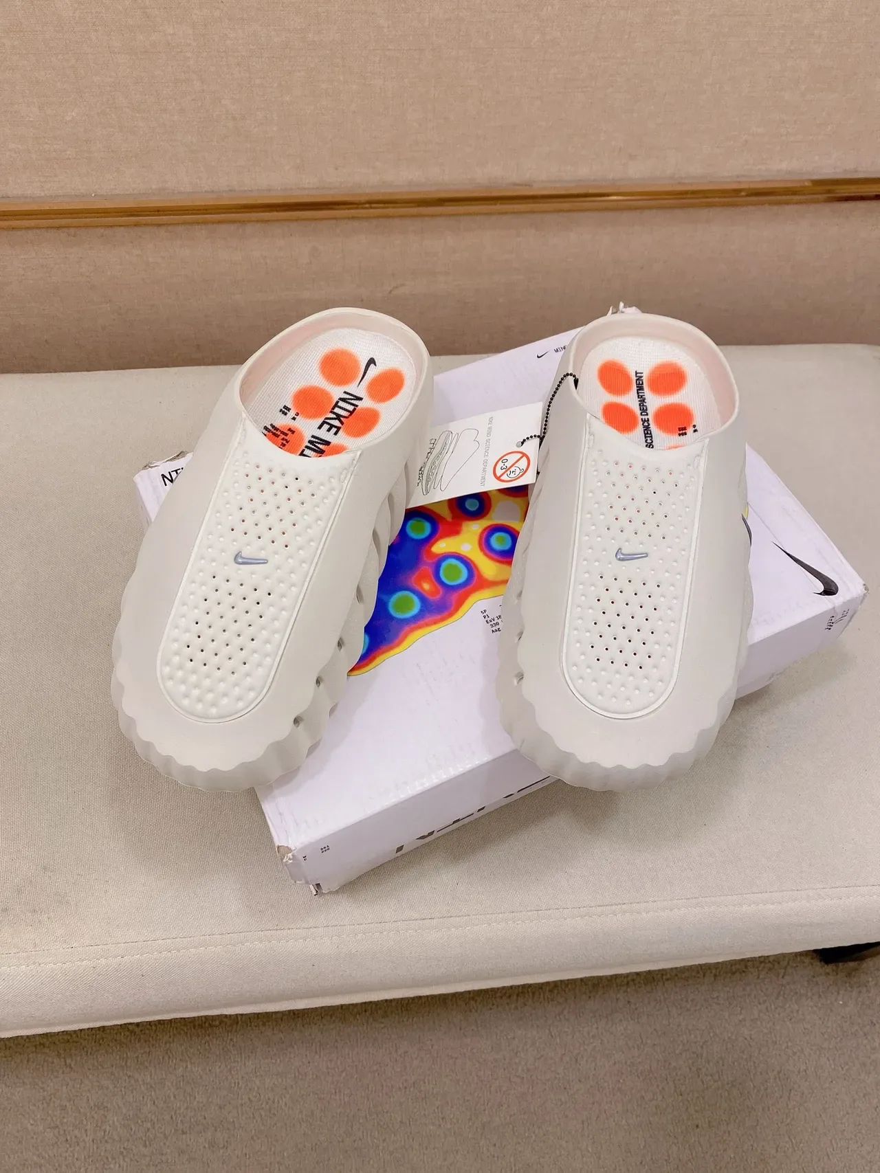 Nike Mind Orange White Molded Wavy Sole Perforated Strap Upper Slippers 10