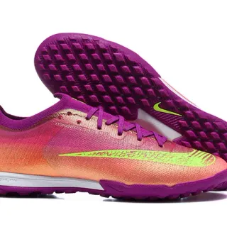 Nike Zapatillas de fútbol turf de corte bajo con empeine sintético multicolore degradado rosa a naranja en tricot