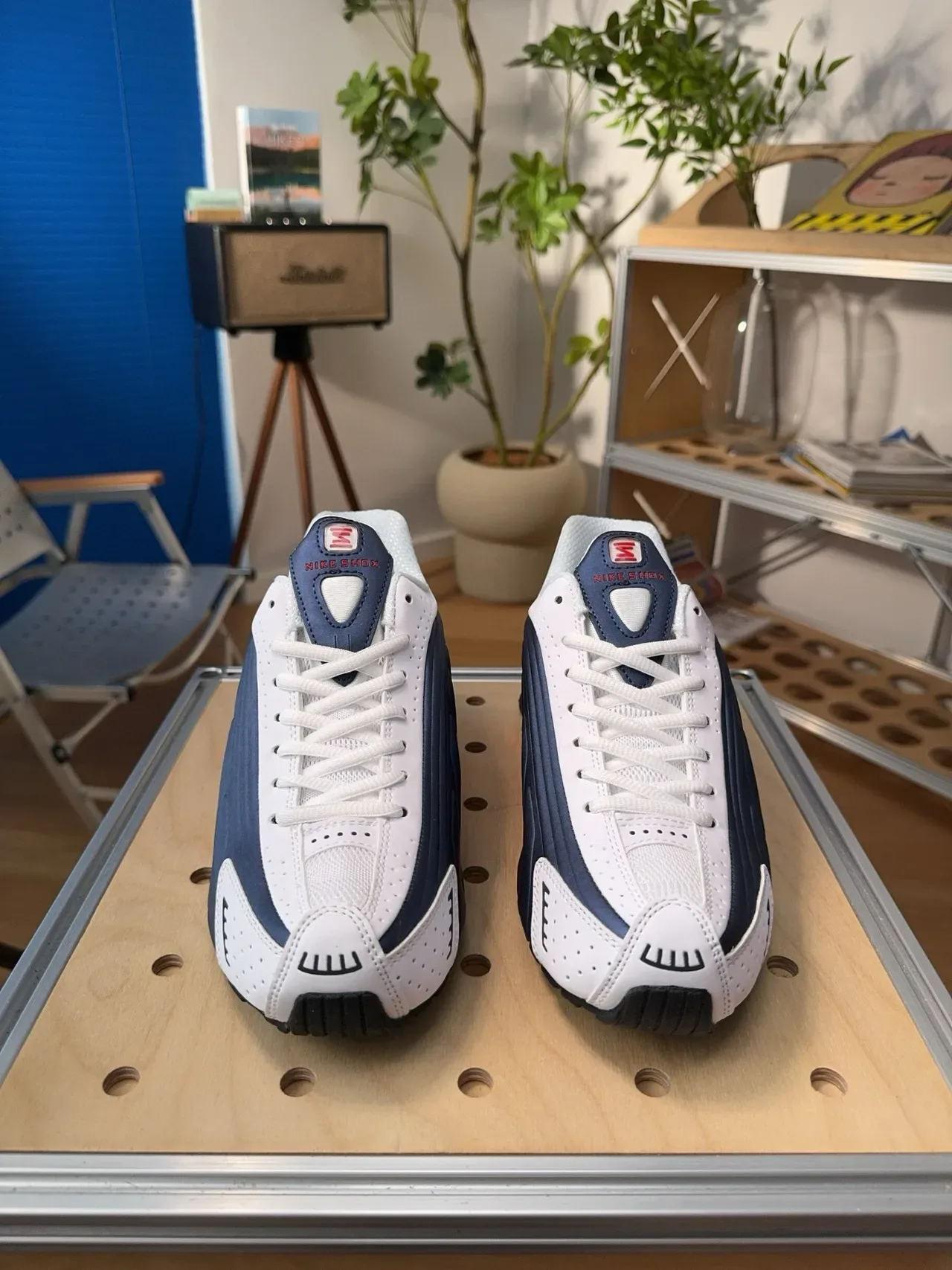 Zapatillas Lifestyle Nike Navy Red Shox Sistema de Amortiguación Upper Perforado 5