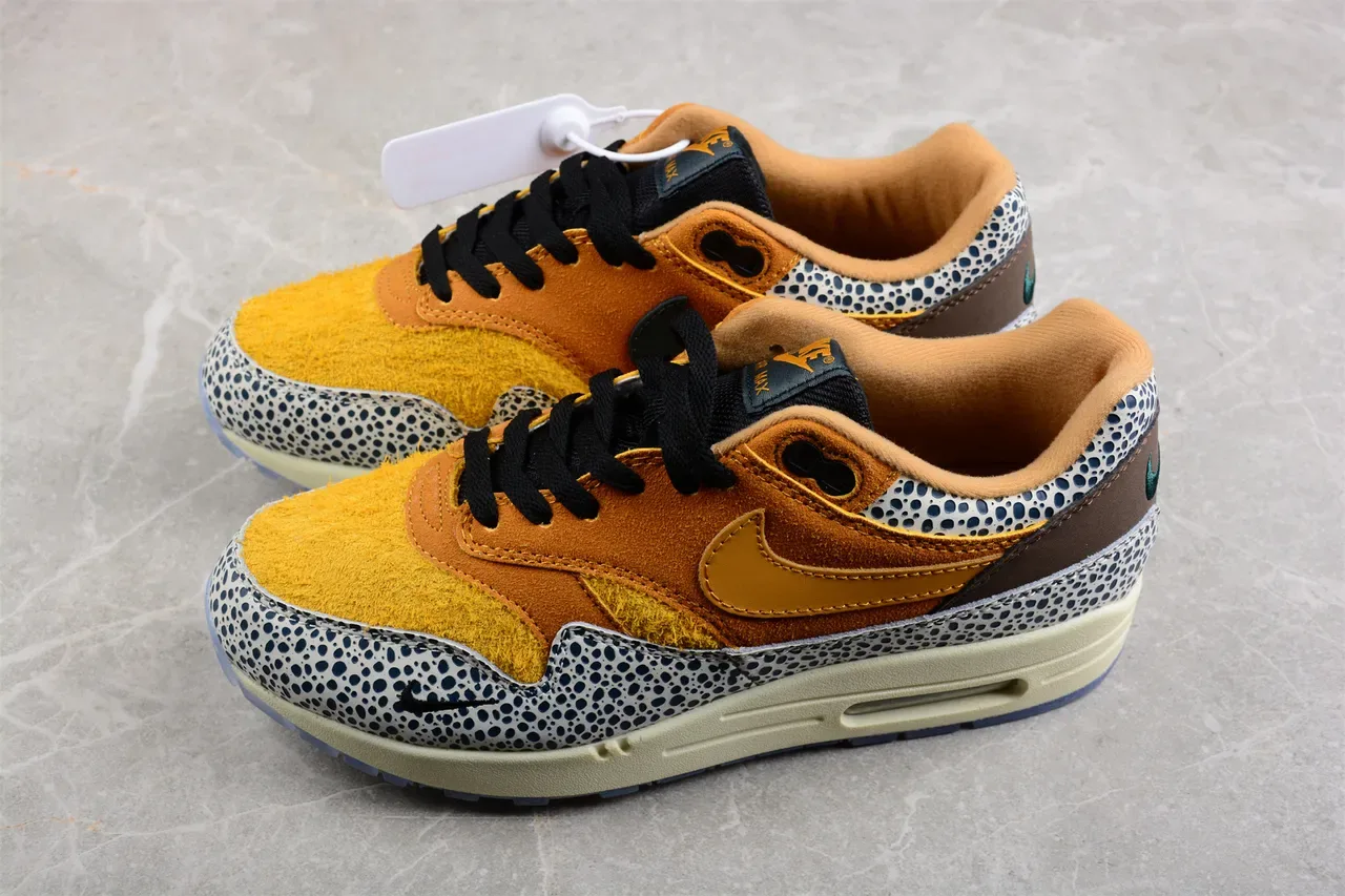 Nike Tênis Lifestyle Low-Top de Camurça com Overlay Speckled em Laranja Bege 10