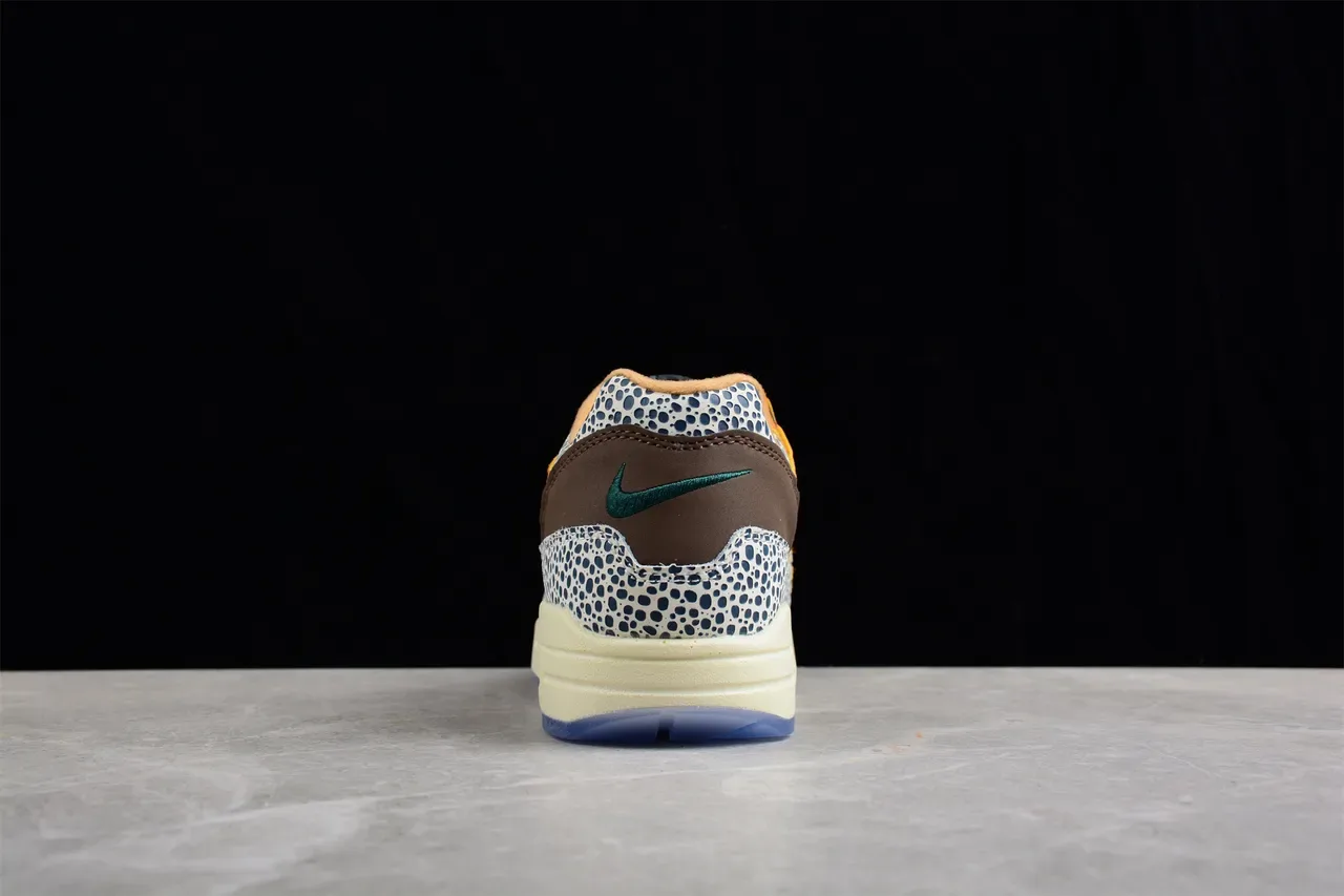Nike Tênis Lifestyle Low-Top de Camurça com Overlay Speckled em Laranja Bege 11
