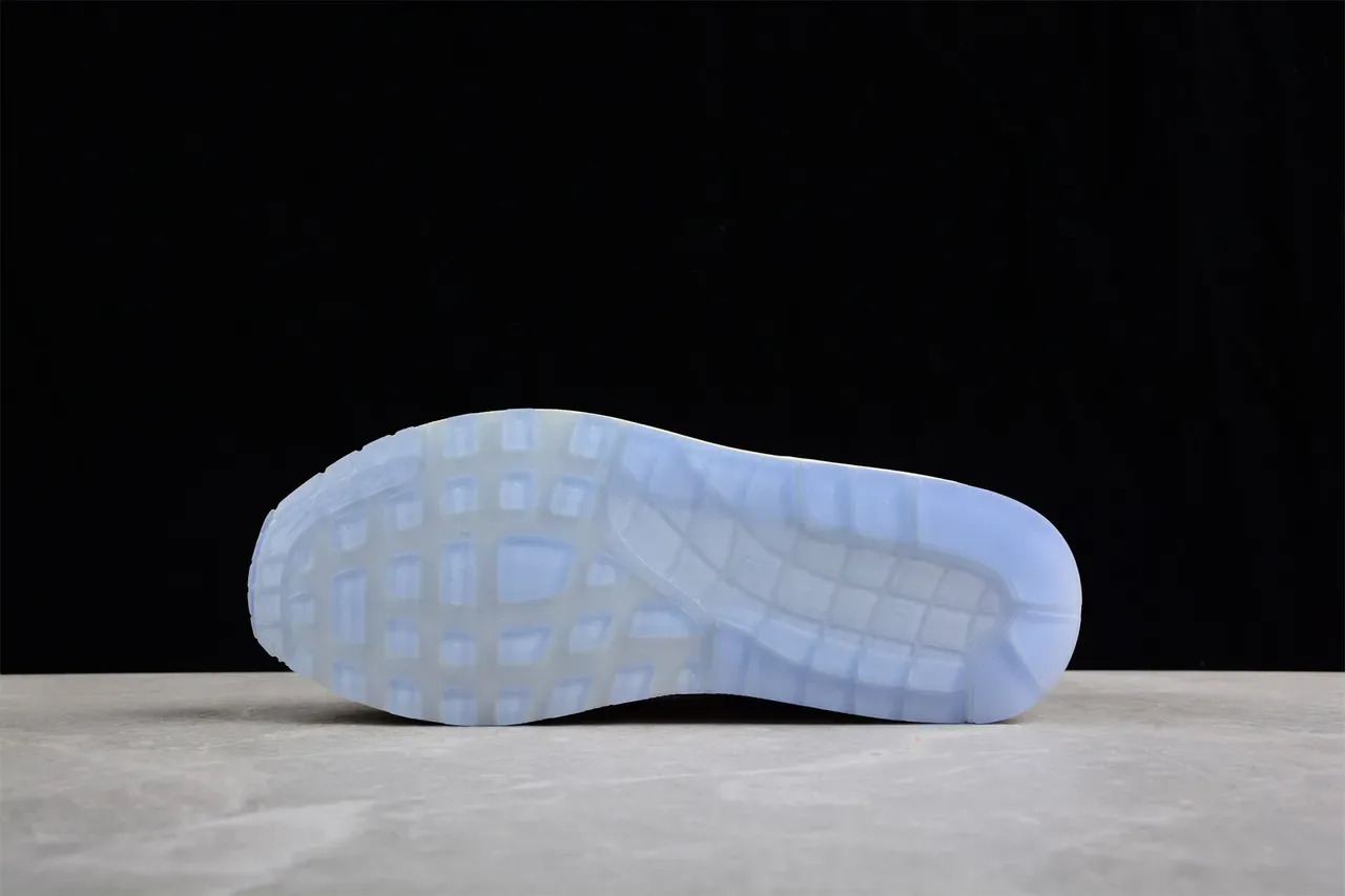 Nike Tênis Lifestyle Low-Top de Camurça com Overlay Speckled em Laranja Bege 14