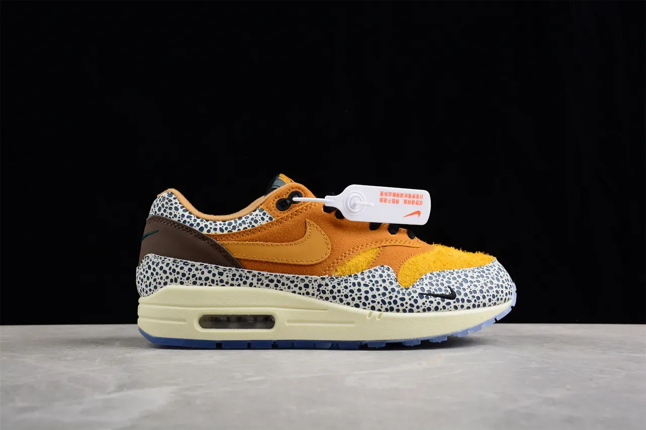 Nike Tênis Lifestyle Low-Top de Camurça com Overlay Speckled em Laranja Bege 15