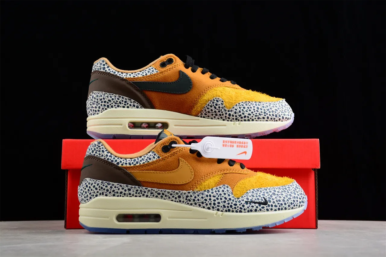 Nike Tênis Lifestyle Low-Top de Camurça com Overlay Speckled em Laranja Bege 16