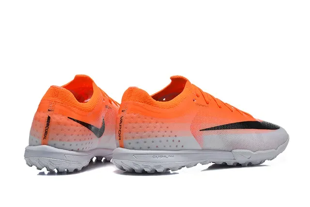 Nike Chaussures de Football Turf Orange et Noir Low-Cut Knit Upper Gradient Fade 5