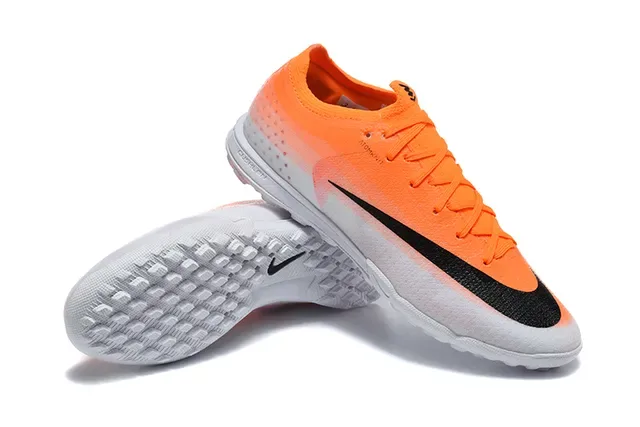 Nike Chaussures de Football Turf Orange et Noir Low-Cut Knit Upper Gradient Fade 7
