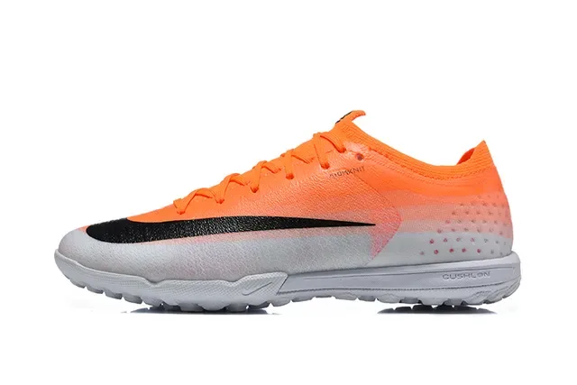 Nike Chaussures de Football Turf Orange et Noir Low-Cut Knit Upper Gradient Fade 10