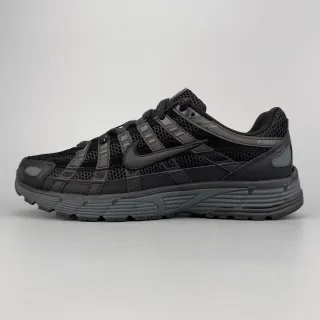 Nike P-6000 Chaussures de course noires et gris foncé