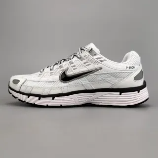 Nike P-6000 chaussures de course blanches noires grises