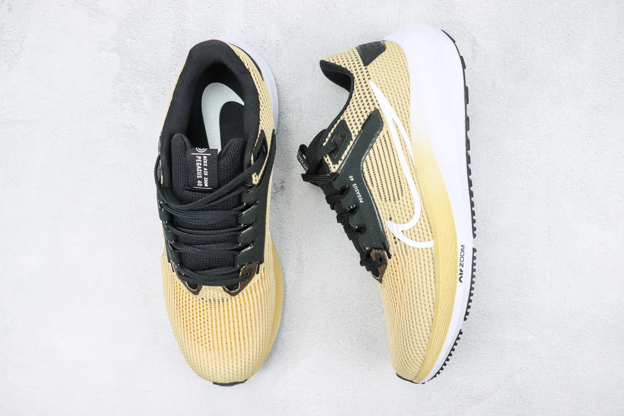 Nike Pegasus 40 beige noir blanc chaussures de course 3