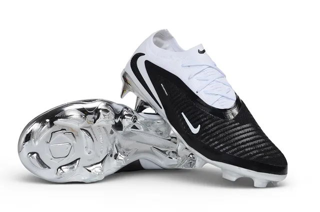 Nike Phantom GT Noir Blanc Métallique Firm-Ground Chaussures de football 4
