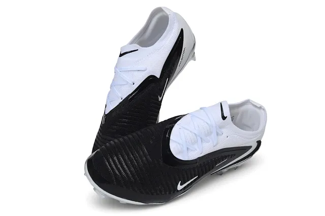 Nike Phantom GT Noir Blanc Métallique Firm-Ground Chaussures de football 7