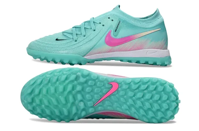 Nike Phantom GT Chaussures de football Turf upper knit bleu rose avec Swoosh gradient 6