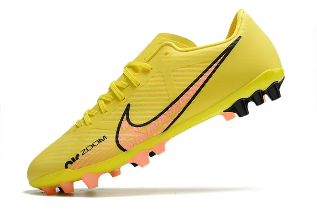 Nike Phantom GT Marron Blanc Métallique Cuivre Tige Synthétique Swoosh Accent Chaussures de Football Firm-Ground 23