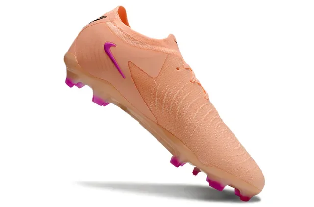نيكي Phantom GT Gripknit Peach and Pink Firm-Ground أحذية كرة القدم 2